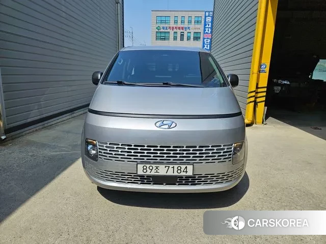 Hyundai Staria 2021 Серебряный из Кореи