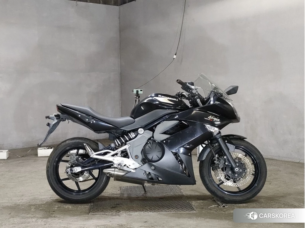 Проданный Kawasaki NINJA 400R 2011 из Японии