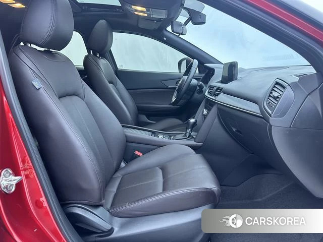 Mazda CX-4 2023 Красный из Китая