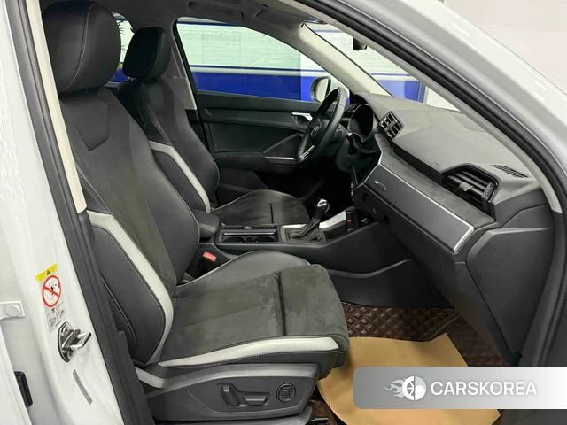 Audi Q3 2022 Белый из Китая