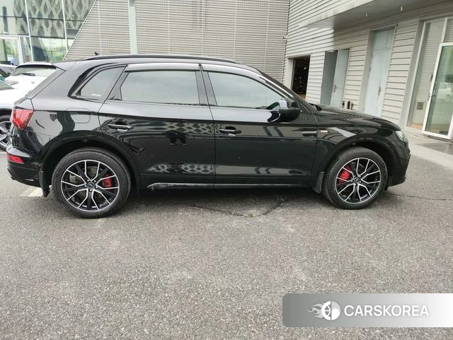 Audi Q5L 2025 Черный из Китая