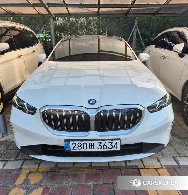 BMW 5 Series (G60) 2024 Белый из Кореи