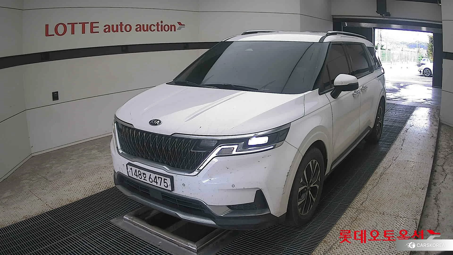 Kia Carnival 2021 Snow White Pearl (optional) из Кореи