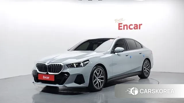 BMW 5 Series (G60) 2025 Серебряный из Кореи