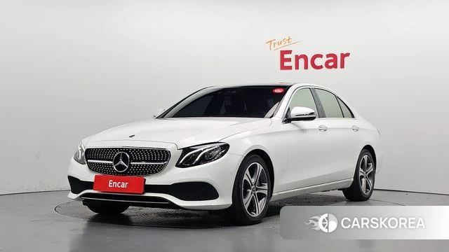Mercedes-Benz E-Class W213 2019 Белый из Кореи
