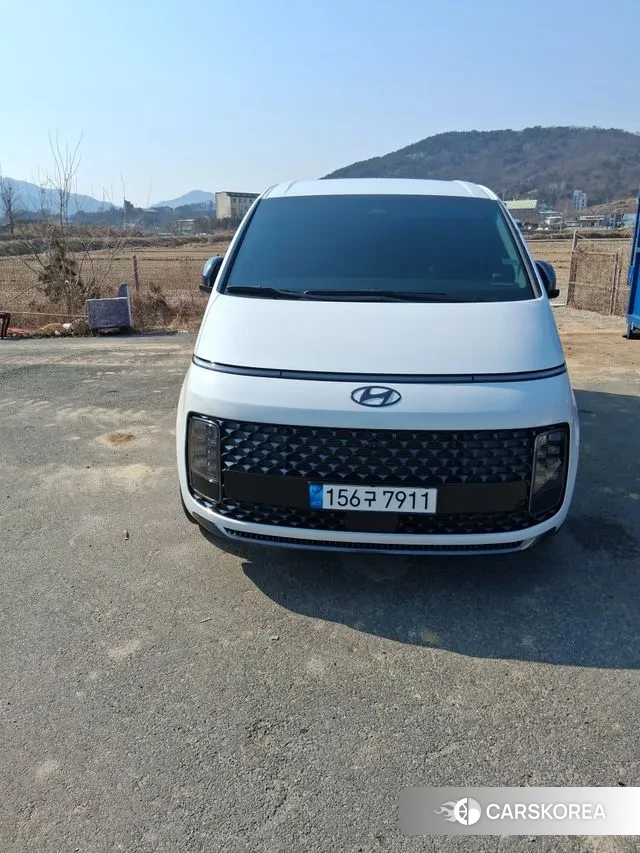Hyundai Staria 2023 Белый из Кореи