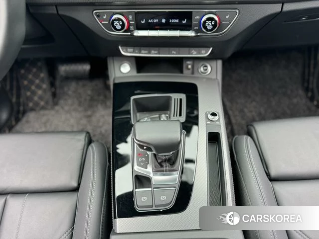 Audi Q5L 2023 Белый из Китая