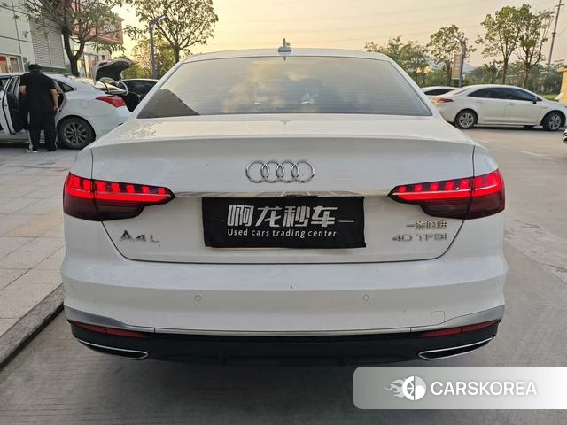 Audi A4L 2021 Белый из Китая