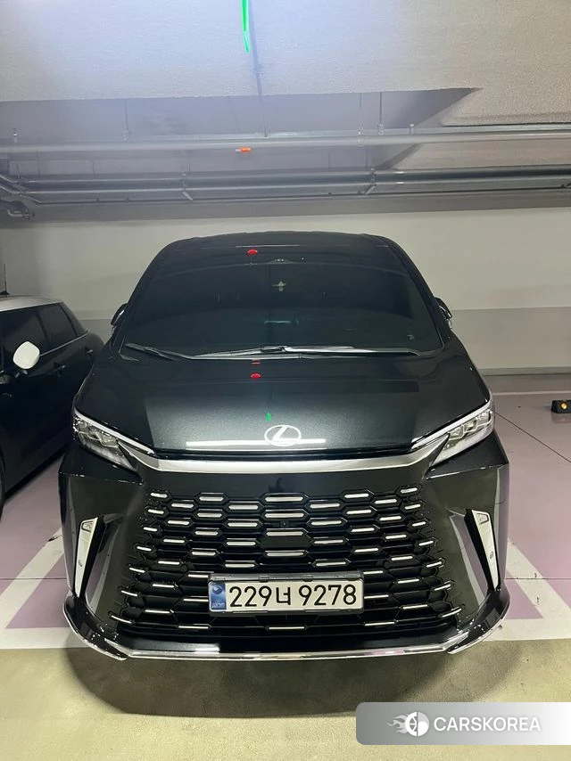 Lexus LM Second Generation 2025 Черный из Кореи