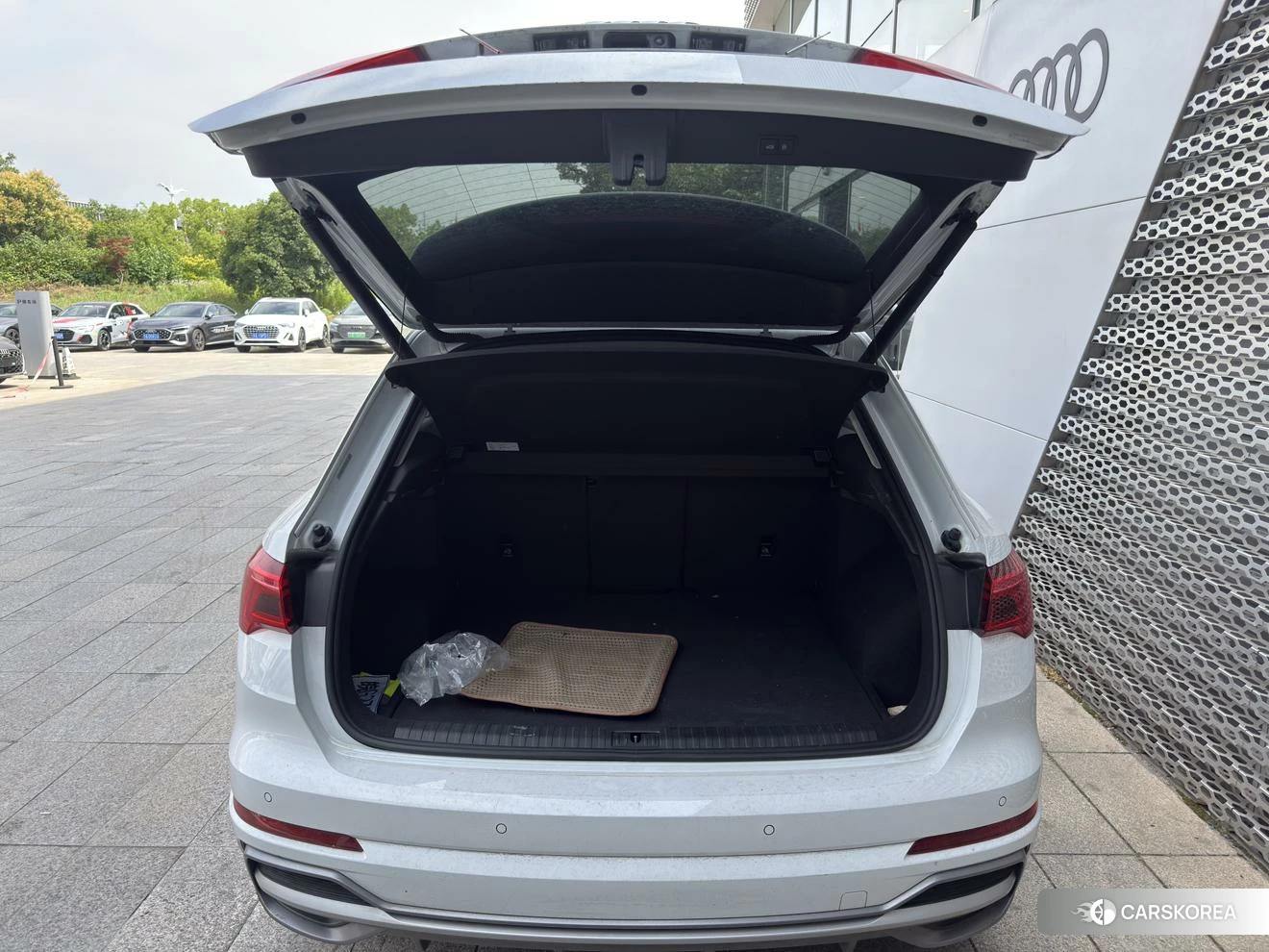 Audi Q3 2021 Белый из Китая