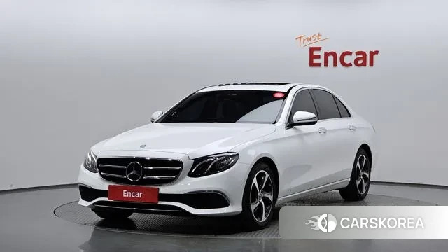 Mercedes-Benz E-Class W213 2019 Белый из Кореи