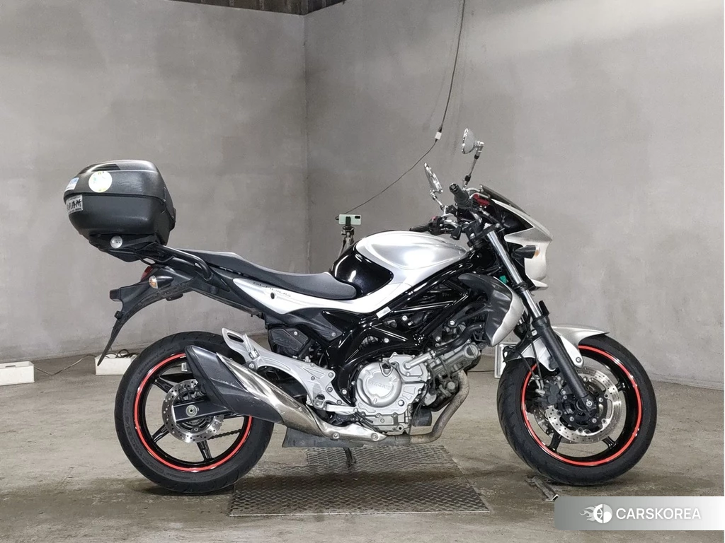 Проданный Suzuki GLADIUS 400 2013 из Японии