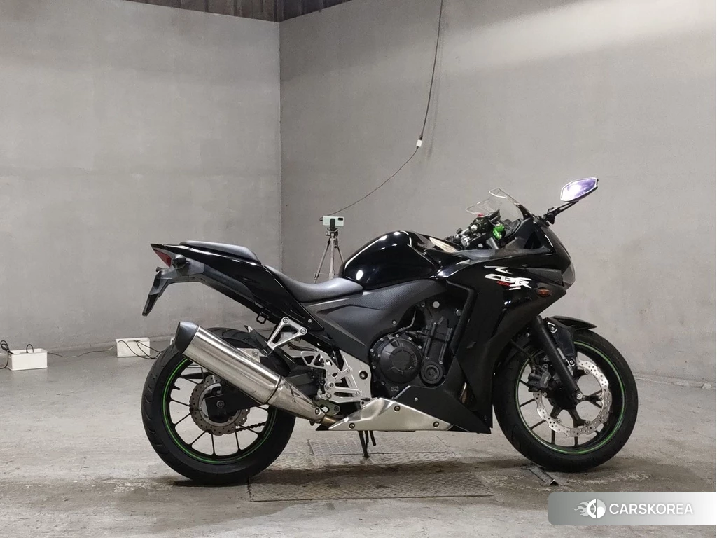 Проданный Honda CBR400R 2014 из Японии, фото 2