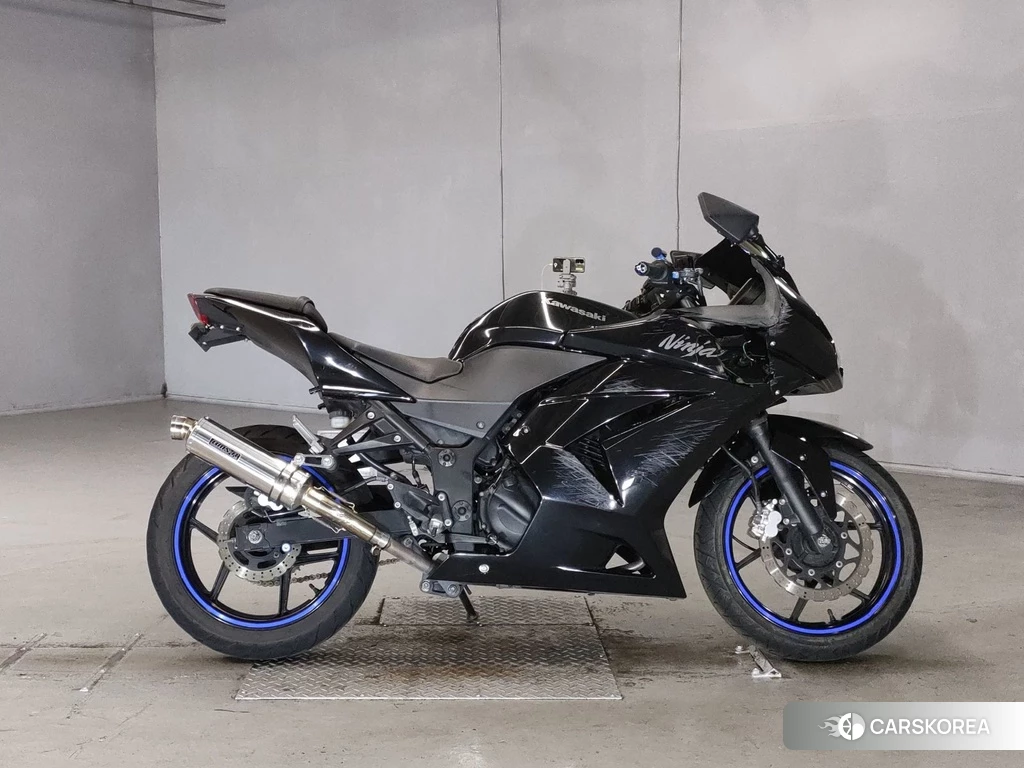 Проданный Kawasaki NINJA 250R 2012 из Японии