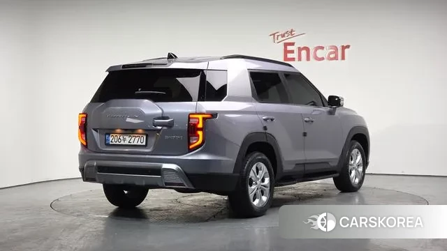 Ssangyong Torres 2022 Серебристо-серый из Кореи
