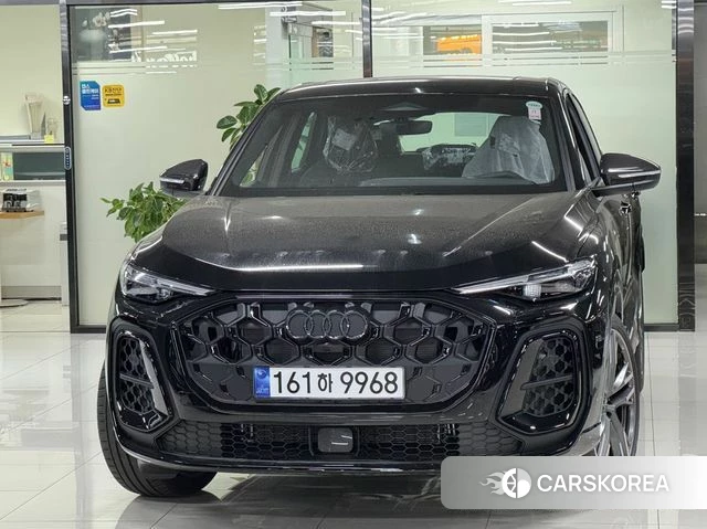 Audi Q5 (80A) 2025 Черный из Кореи