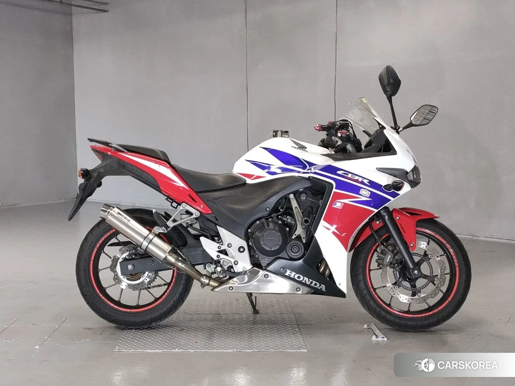 Проданный Honda CBR400R 2013 из Японии, фото 2