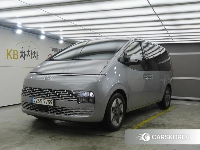 Hyundai Staria 2023 Серебряный из Кореи