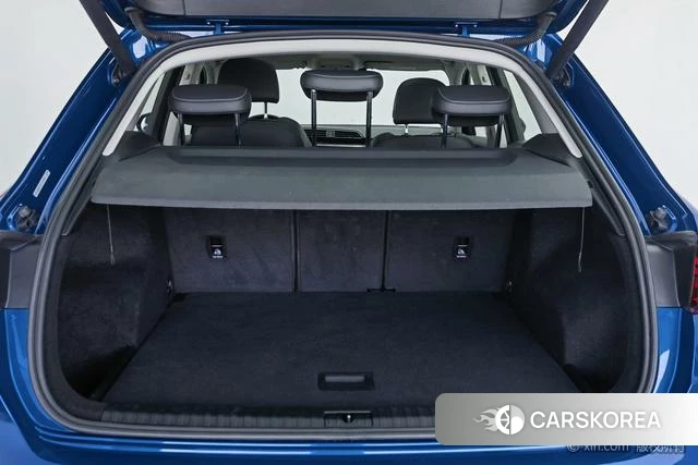 Audi Q3 2021 Синий из Китая