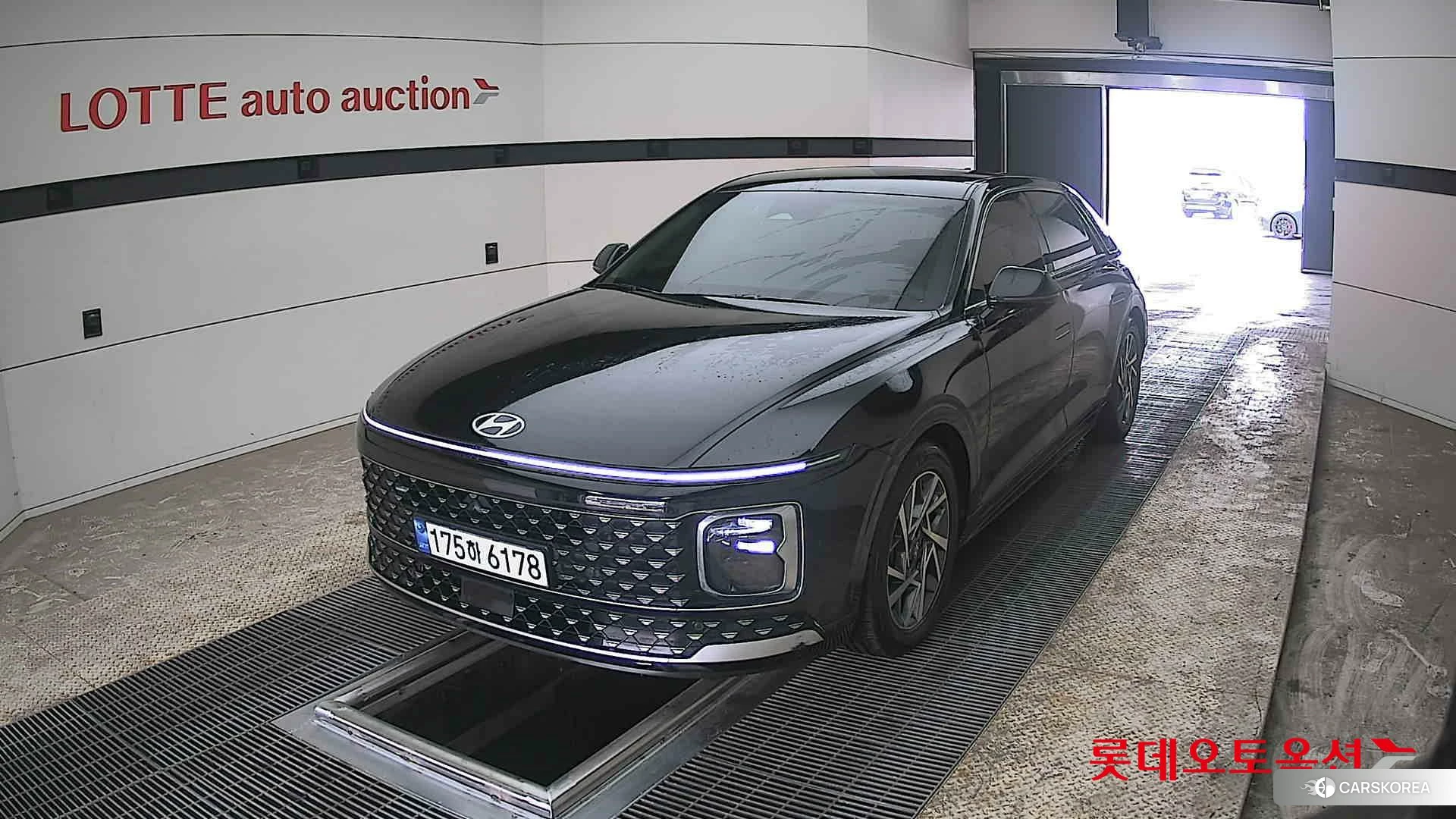 Hyundai Grandeur Hybrid 2023 Abyss Black Pearl из Кореи