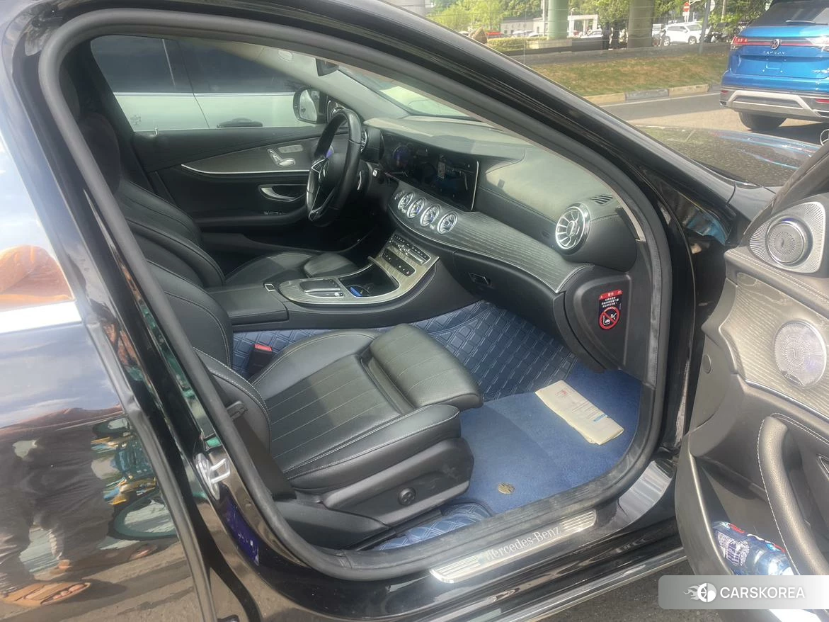 Mercedes-Benz E-class 2022 Черный из Китая