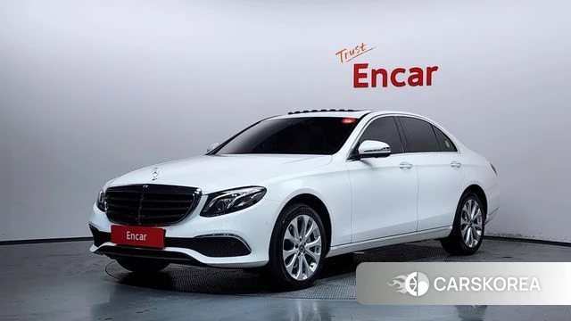 Mercedes-Benz E-Class W213 2018 Белый из Кореи