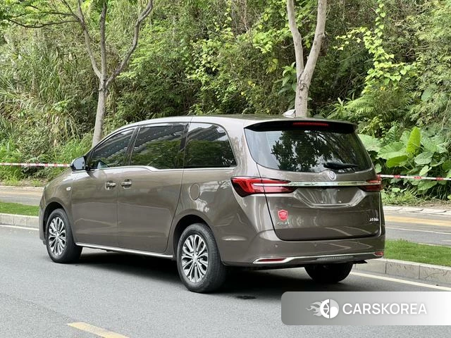 Buick GL8 2023 Темно-серый из Китая