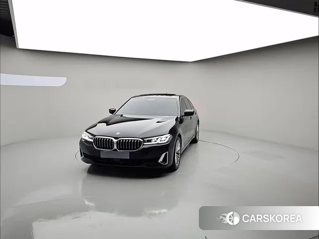 BMW 5 Series (G30) 2023 Черный из Кореи