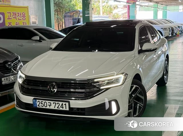 Volkswagen 7th Generation of Jetta 2023 Белый из Кореи
