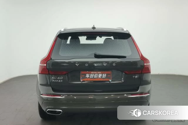 Volvo XC60 2021 Темно-серый из Китая
