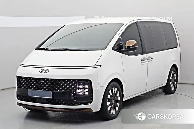 Hyundai Staria 2023 Белый из Кореи
