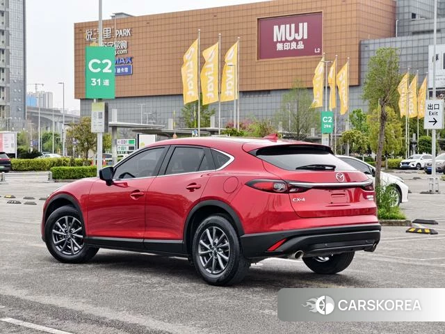 Mazda CX-4 2023 Красный из Китая