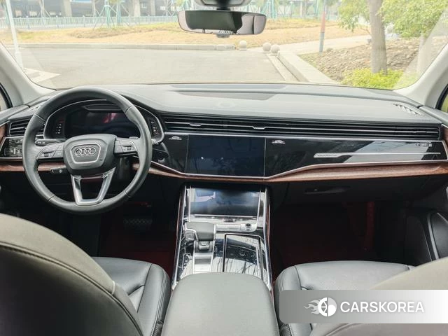 Audi Q7 2023 Черный из Китая