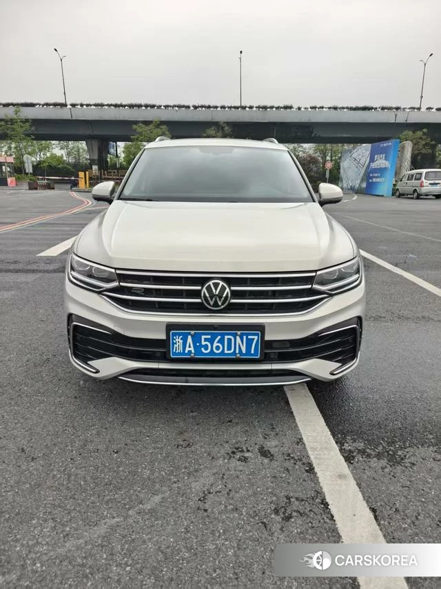 Volkswagen Tiguan L 2021 Серебристо-серый из Китая