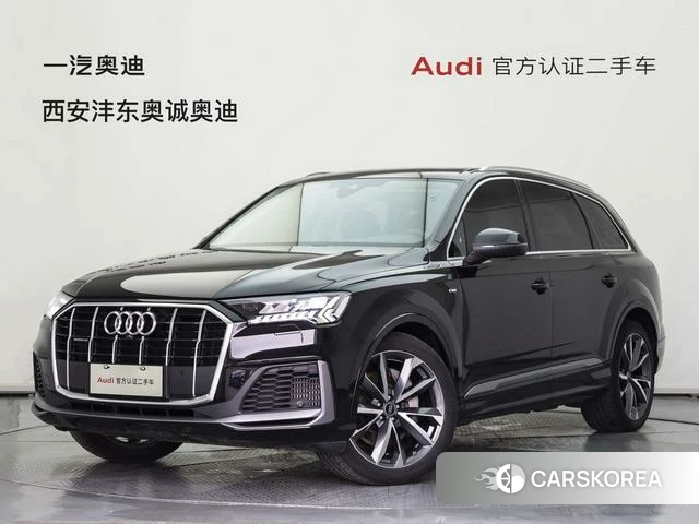 Audi Q7 2024 Черный из Китая