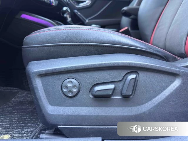 Audi Q2L 2021 Синий из Китая