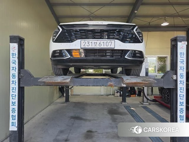 Kia Sportage 5th Generation Hybrid 2023 Белый из Кореи
