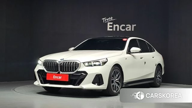 BMW 5 Series (G60) 2023 Белый из Кореи