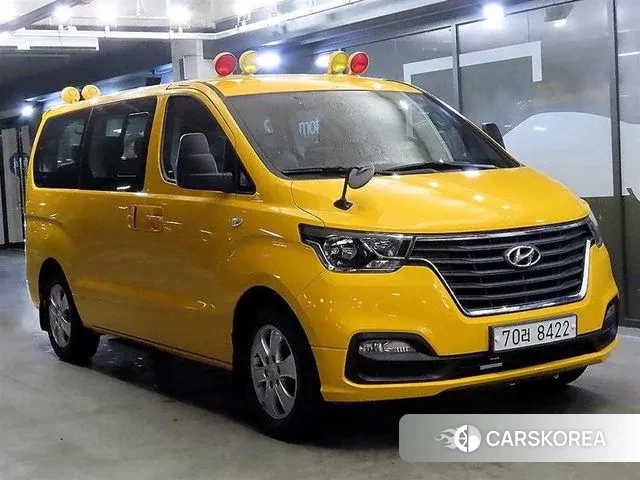 Hyundai The New Grand Starex 2019 Желтый из Кореи