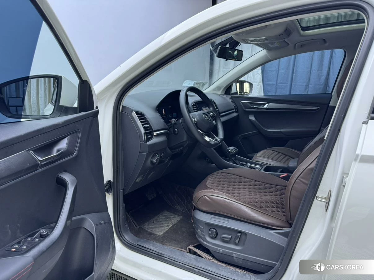 Skoda Krok 2022 Белый из Китая