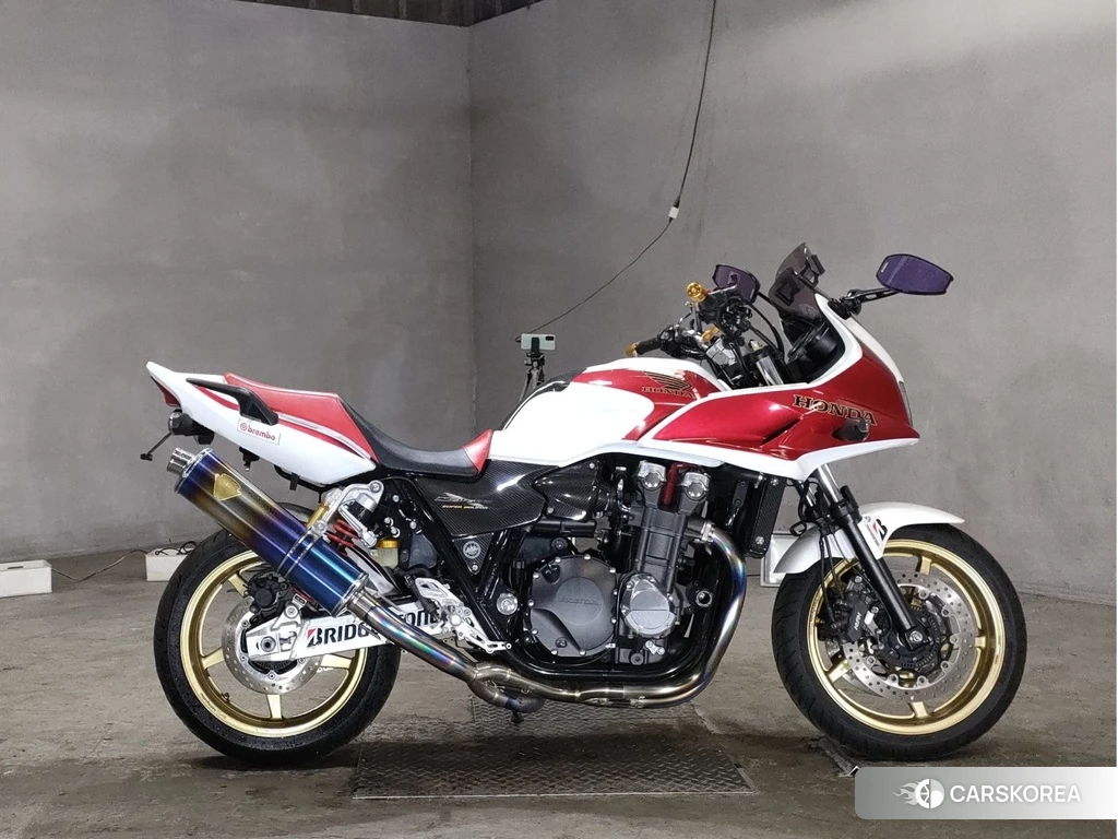 Проданный Honda CB1300SF BOLDOR 2013 из Японии