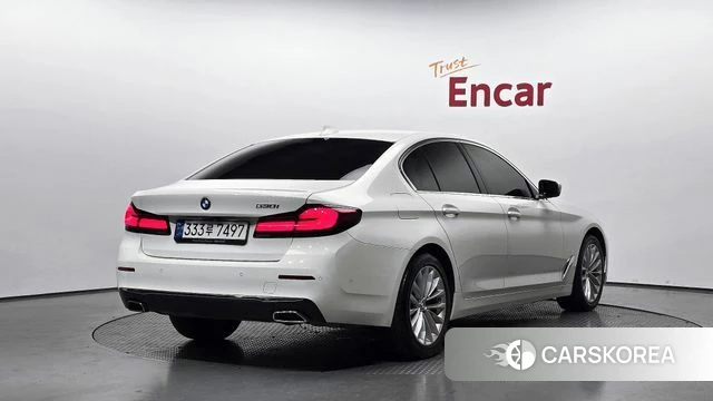 BMW 5 Series (G30) 2022 Белый из Кореи