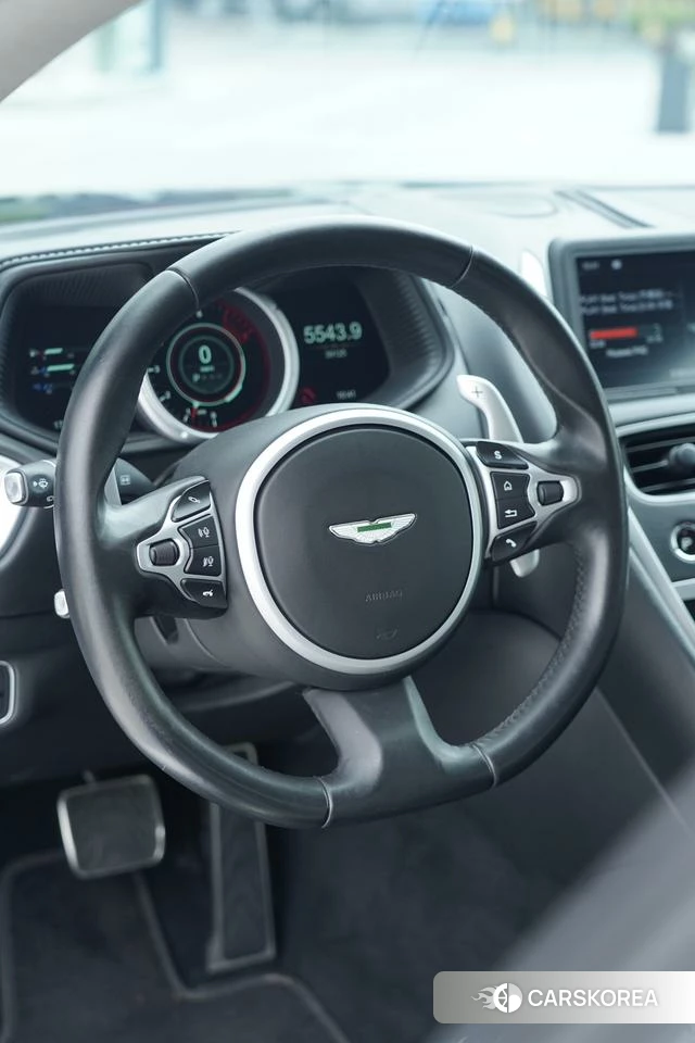 Aston Martin DB11 2021 Черный из Китая