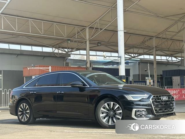 Audi A6L 2022 Черный из Китая