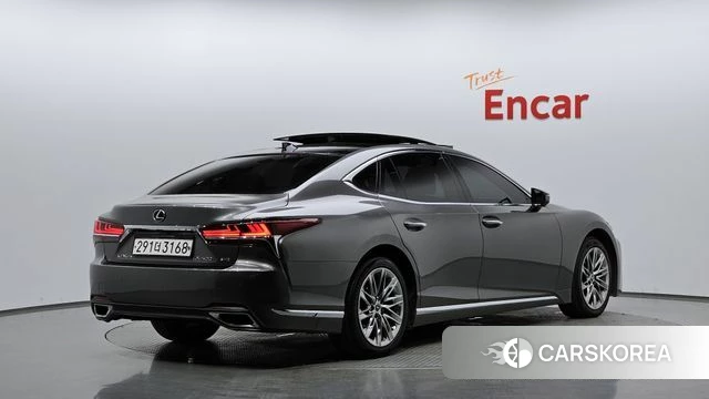 Lexus LS500 5th generation 2020 Серый из Кореи