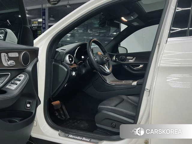Mercedes-Benz GLC 2023 Белый из Китая