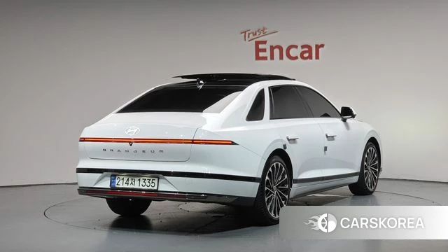 Hyundai Grandeur Hybrid (GN7) 2024 Белый из Кореи