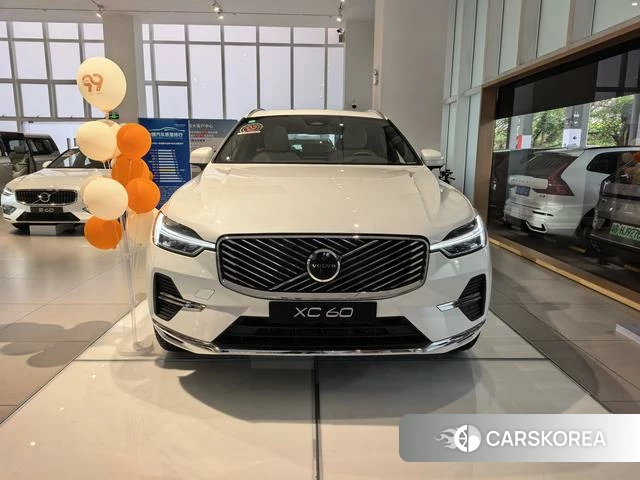 Volvo XC60 2026 Белый из Китая