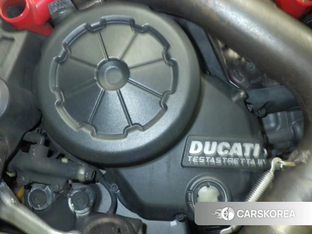 Engine photo