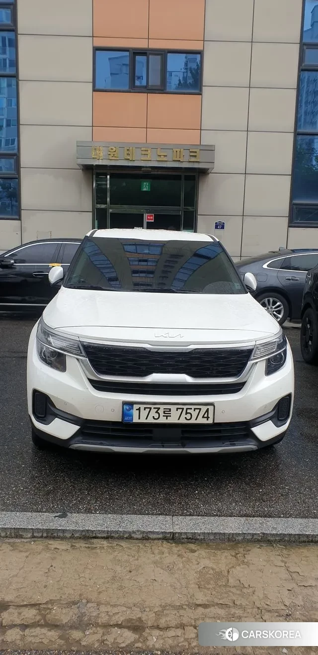 Kia Seltos 2021 Белый из Кореи